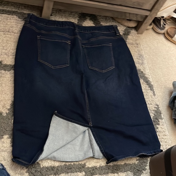 Jean skirt - Picture 2 of 2
